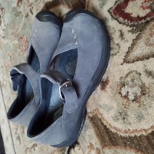 Keen Buckle Sandals 7